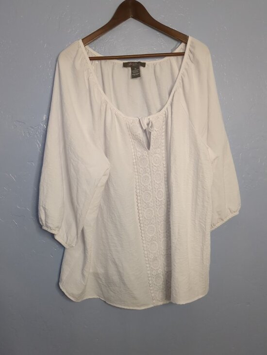 olivia & martin Tops - Olivia And Martin White Peasant Blouse Women Sz 3X Beach Summer Embroidered